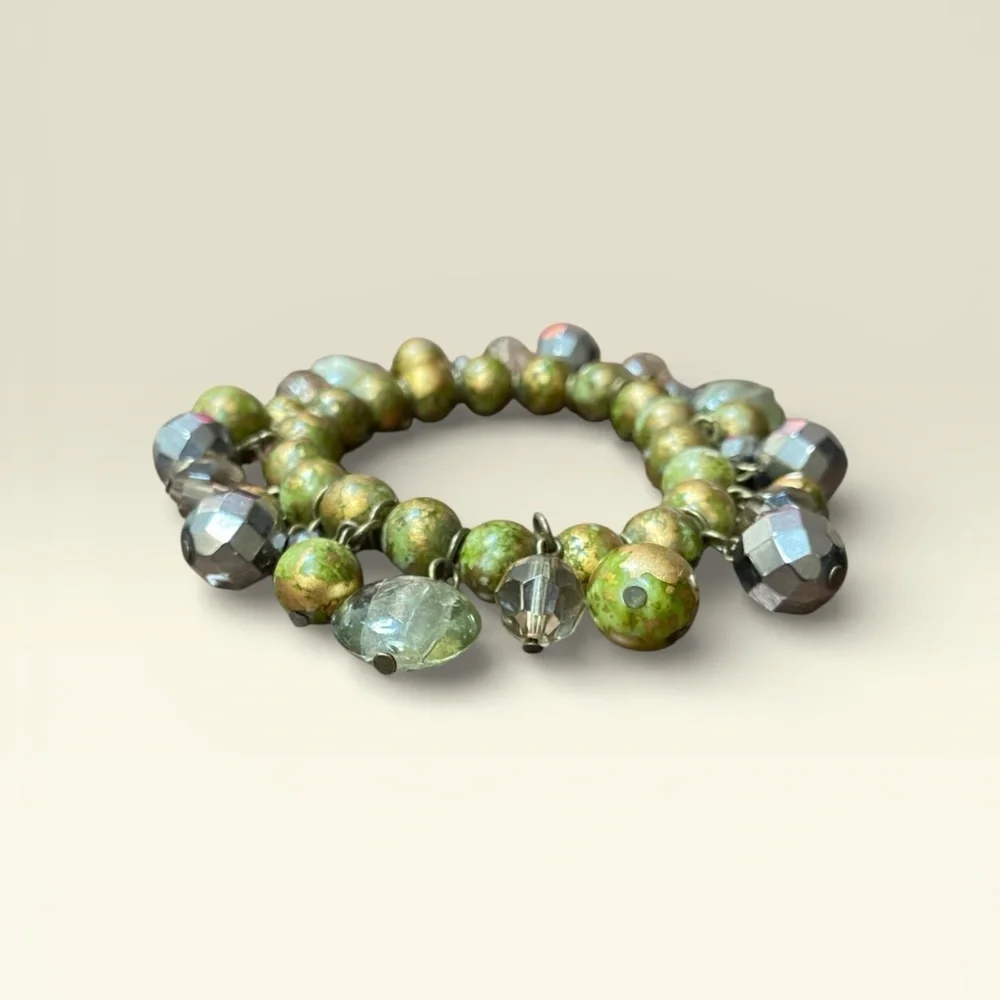Vintage Elegant Green and Silver Beaded Bracelet